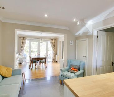 4 bedroom detached house to rent - Photo 2