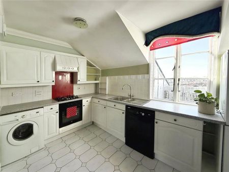 2 bedroom flat to rent - Photo 4