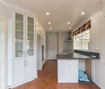 Well Presented Family Home - Photo 4