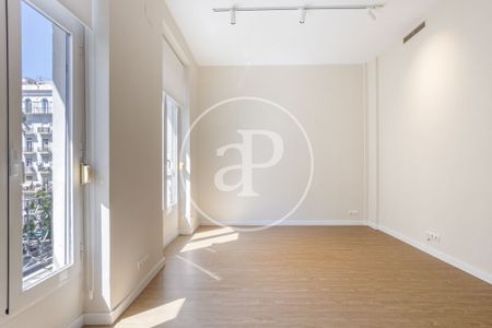 Flat for rent with views in Gran Vía (Valencia) - Photo 2