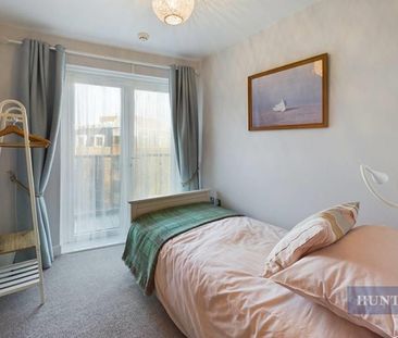 2 bedroom Flat To Let - Photo 4