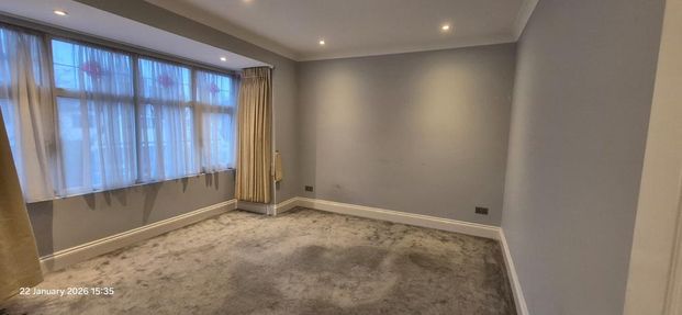 5 bedroom semi-detached house to rent - Photo 1