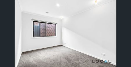 Spacious 4-Bedroom Family Home with Multiple Living Areas in Cornerstone Estate - Photo 5