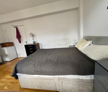 5 bedroom flat to rent - Photo 6