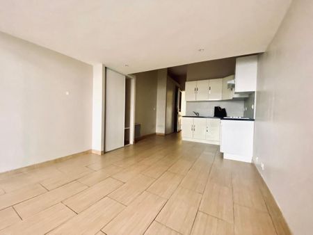 Location Appartement 1 pièce 30m² NICE 06100 - Photo 3