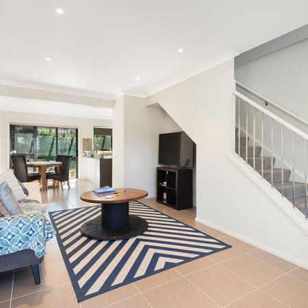 Contemporary Home - Convenience Plus! - Photo 3
