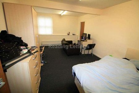 Wokingham Road - Most Bills Included, RG6 - Photo 3