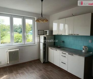 Hezký byt 4+1 po částečné rekonstrukci, Zbuzany u Prahy - Photo 2