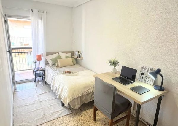 Carrer Isaac Peral, Burjassot, Valencian Community 46100