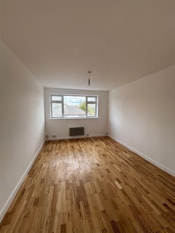 Church Street, Weybridge, Surrey, KT13 flat to rent - Photo 2