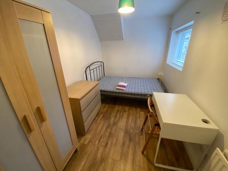 3 bedroom ground floor flat to rent - Photo 3