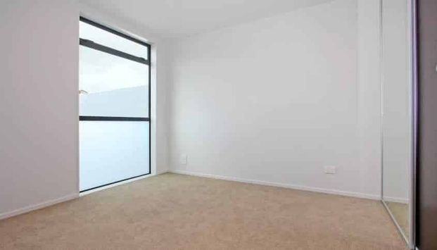 Spotless 4 bedroom! - Photo 1