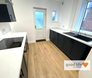 3 bedroom semi-detached house to rent - Photo 6