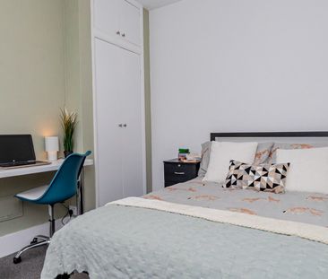 Room in a Shared House, Brading Road, BN2 - Photo 1