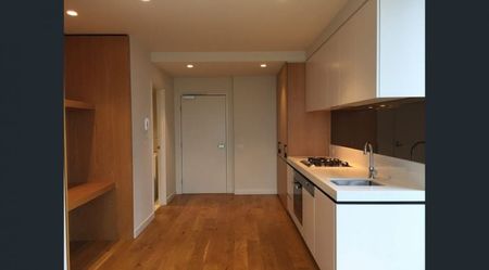 South Yarra Apartment | Panoramic Views & Luxury Living - Photo 4