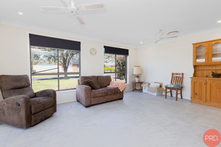 9 Bottlebrush Close, Metford NSW 2323 - House For Rent | Domain - Photo 4