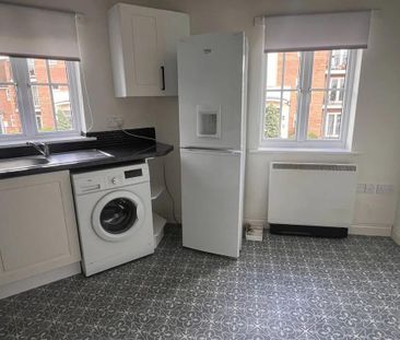 2 bedroom maisonette to rent - Photo 4