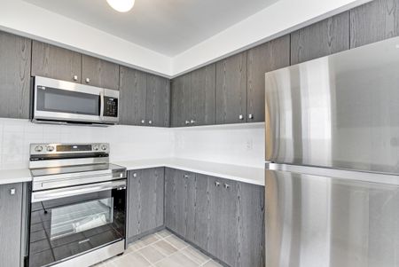 For Lease - 31 Appletree Lane, Barrie, Ontario - Photo 4