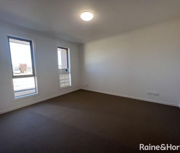 4 Bedroom Home in Munno Para West! - Photo 3