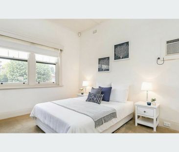 City Fringe Living! - Photo 5