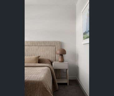 Refined Coastal Living with Indoor-Outdoor Harmony - Photo 6