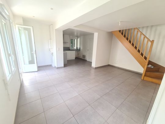 Appartement 2 Pièces + 2 parkings extérieurs - Photo 1