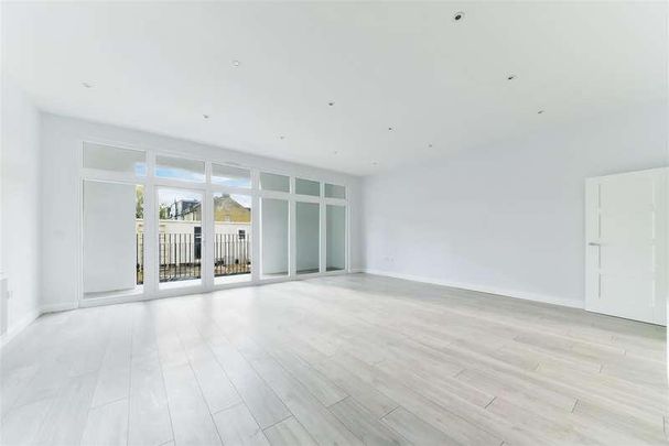 Kingston Road, Wimbledon - Photo 1