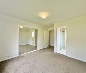 Modern Family Home With Easy Access to M1 Motorway! - Photo 4