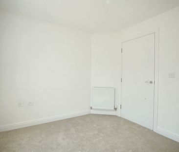 Harrington close, Upton - Photo 4