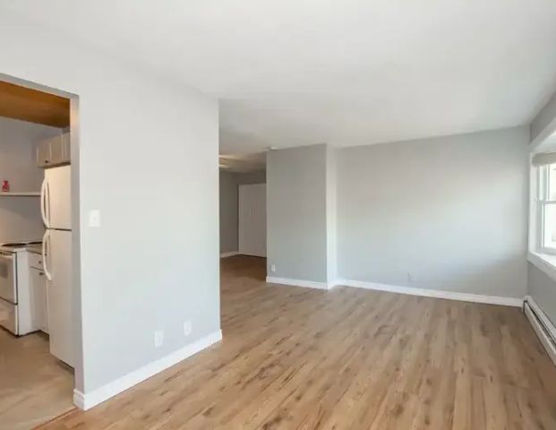 98 Wright Street - 3 | 98 Wright Street -, Welland - Photo 1
