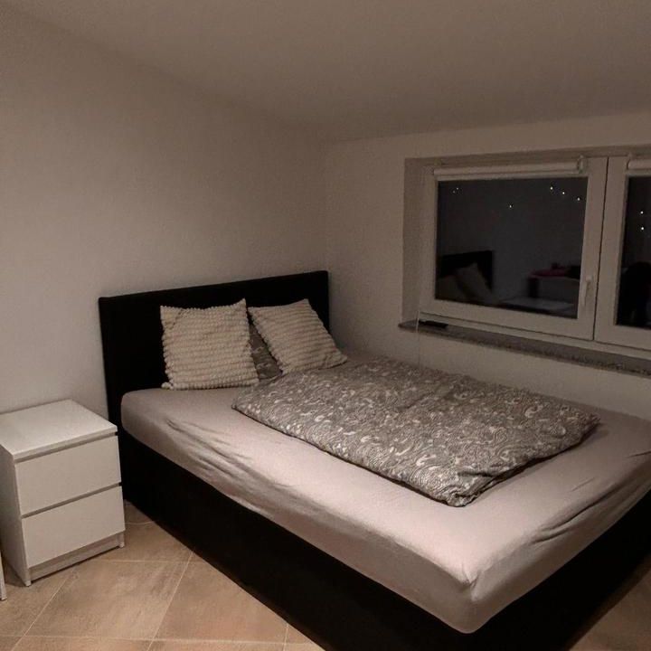 Charmante 1,5-Zimmer-Dachgeschosswohnung in Geiersthal - Foto 1