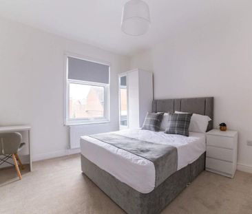 3 bedroom terraced house to rent - Photo 6