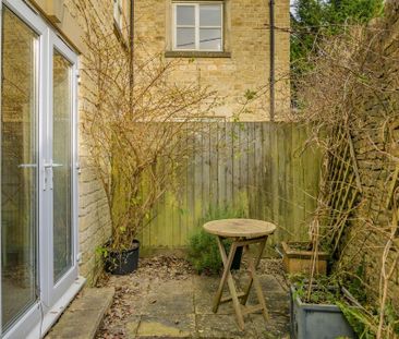 2 bedroom end of terrace house to rent - Photo 2