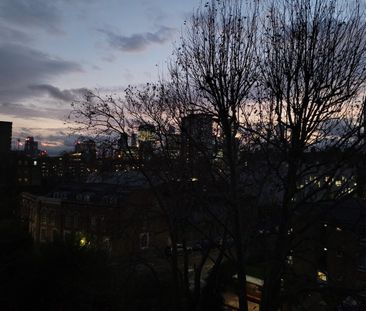 1 Bed Flat, St. Michael's Court, E14 - Photo 1