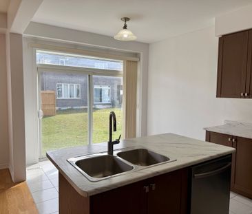 For Lease - 51 Esther Crescent, Thorold, Ontario - Photo 6