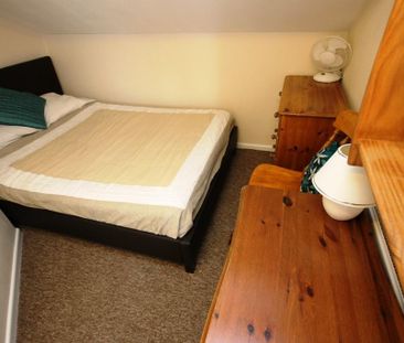 5 bedroom semi-detached house to rent - Photo 3