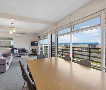 Fabulous river front location! - Photo 4