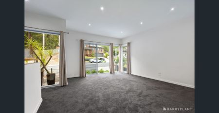 Spacious Family Home - Photo 2