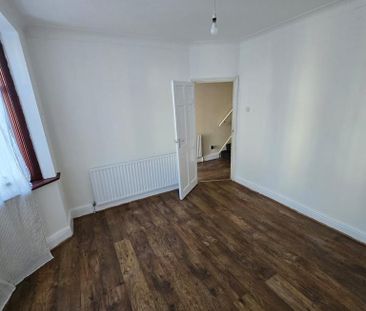 4 bedroom terraced house to rent - Photo 4
