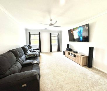 Modern Large family home - Photo 5