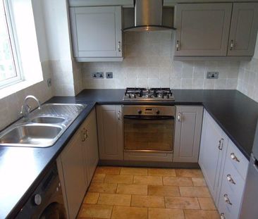2 bedroom terraced house to rent - Photo 5