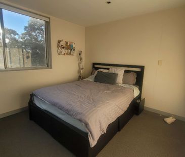 Redfern - Photo 5