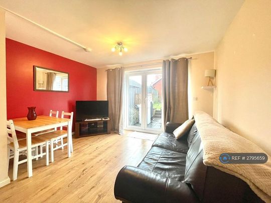 4 bedroom terraced house to rent - Photo 1