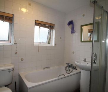 1 bedroom house of multiple occupation to rent - Photo 6