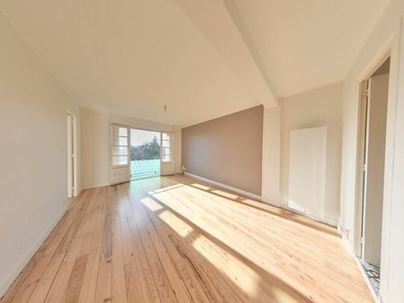 HYPER CENTRE Quartier VERDUN T2 avec Vue Château et Pyrénées, cave et Parking, - Photo 2