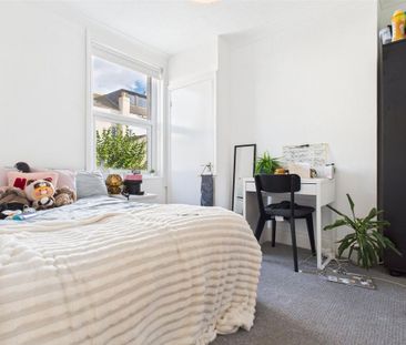 4 bedroom apartment to rent - Photo 3