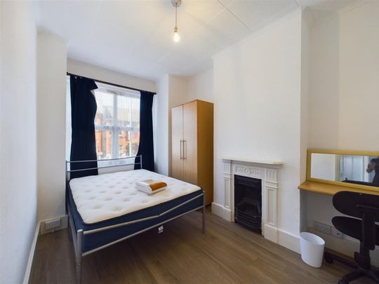 Totland Road, Brighton, East Sussex - Photo 1