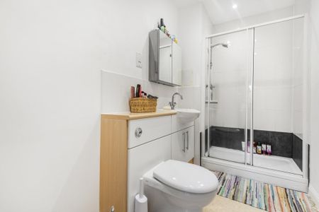 2 bedroom flat to rent - Photo 4