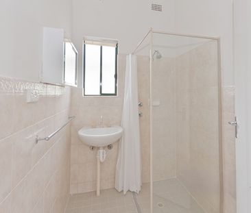 Ideal Small Family Home - Great Location! - Photo 1