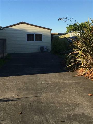 Modern Studio Apartment in Great Flaxmere Location - Photo 4
